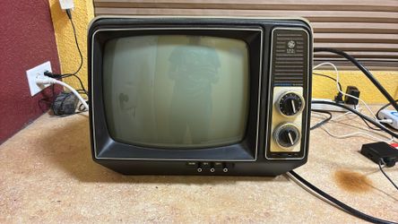 1(contact info removed) GE Crt Tv