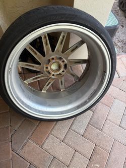 19” Alloy Wheels + 235/35ZR19 Tires – Set of 4 – One Cracked