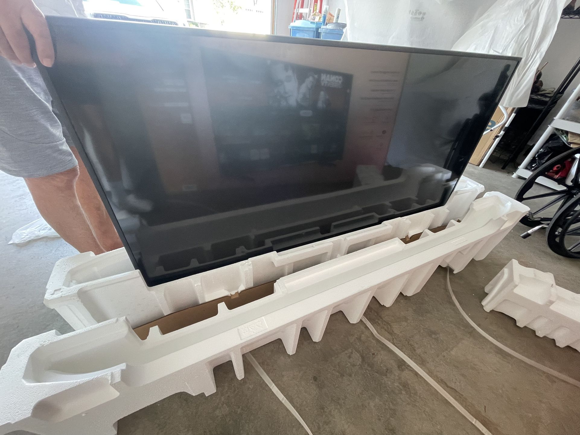 Samsung Tv 65 Inch - Model Number: UN65NU6950