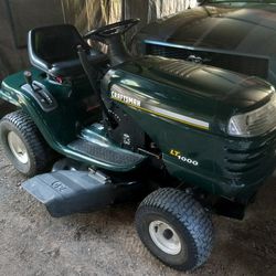 LAWN TRACTOR 17.0 HP, 42" Mower Electric Start Automatic Transmission