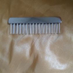Chris Christensén 011 6" Staggered Tooth Buttercomb  For Dogs