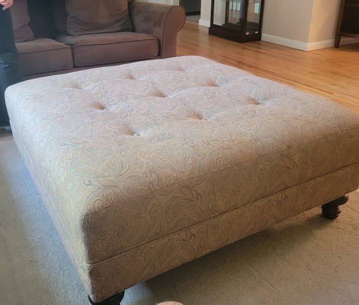 Ottoman 42x42