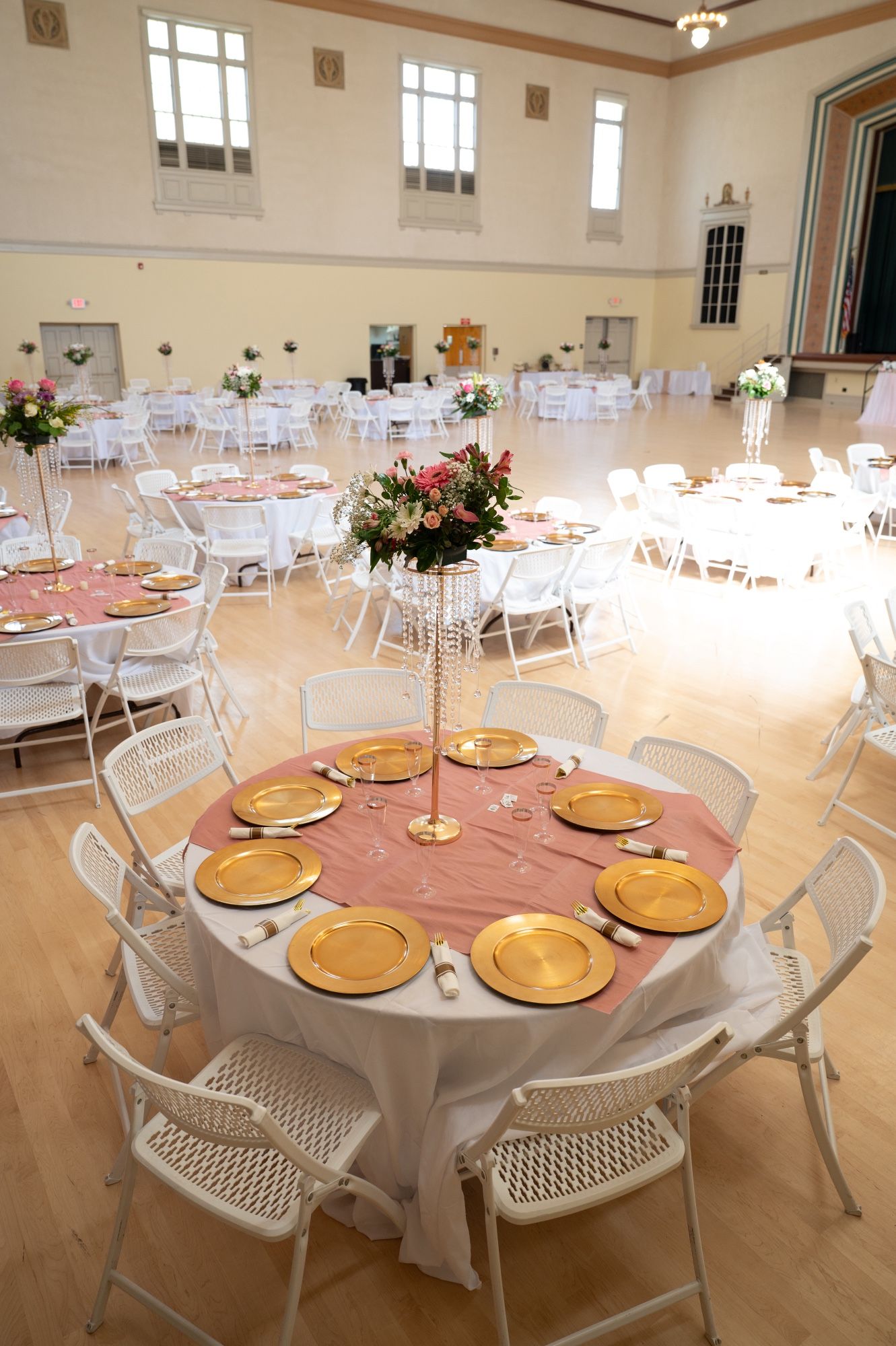 Over 100 Sparkling Gold Chargers 