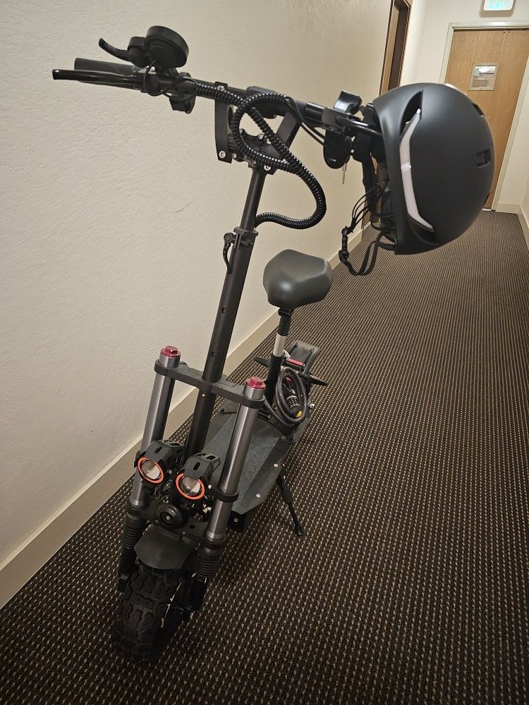 Electric Scooter With Helmet And Lock