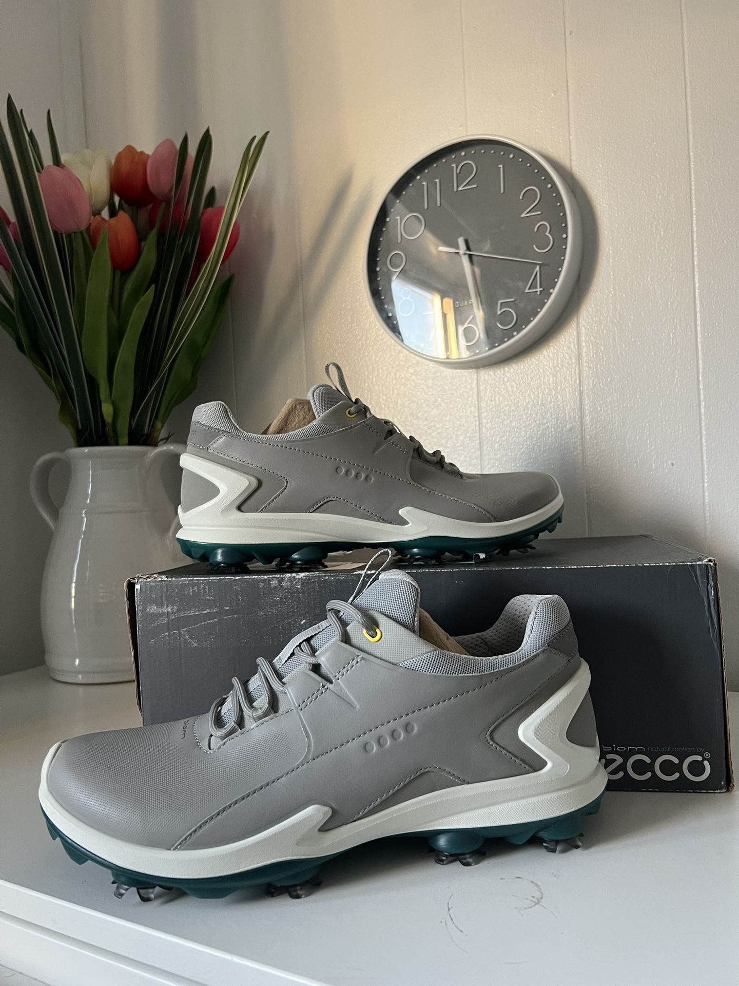 ECCO Men's Golf Biom Tour shoes in a wild dove color 8-8,5