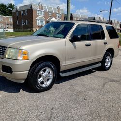 2005 Ford Explorer XLT Third Roll Seating Runs And Drives Great