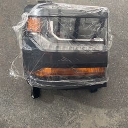 2016-2019 Chevy Silverado Right Headlight 
