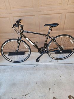 Giant Escape hybrid bike