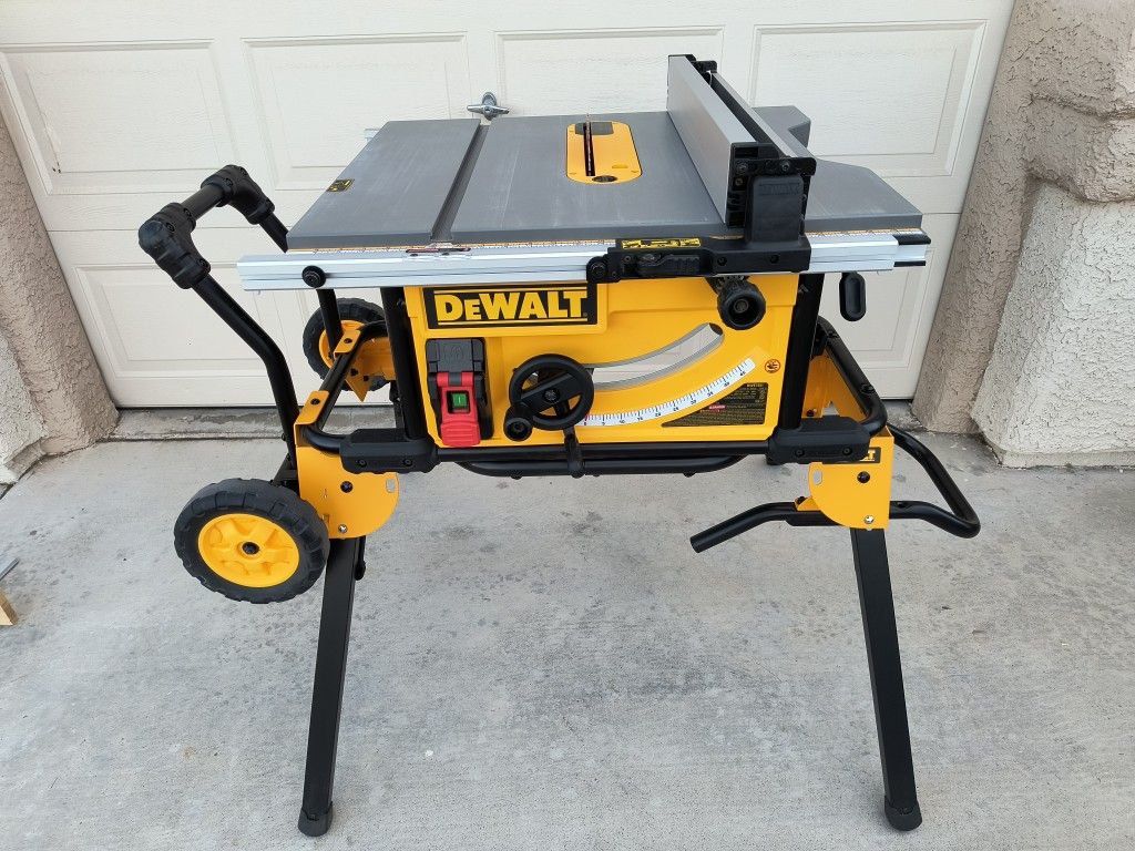 Dewalt 15 Amp Corded 10 inch Job Site Table Saw with Rolling Stand & Extra Blade