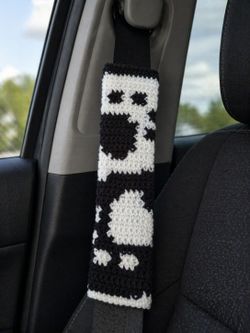 Crocheted Paw Print Ying Yang Seatbelt Cover – Handmade Car Accessory, Pet Lover Comfort
