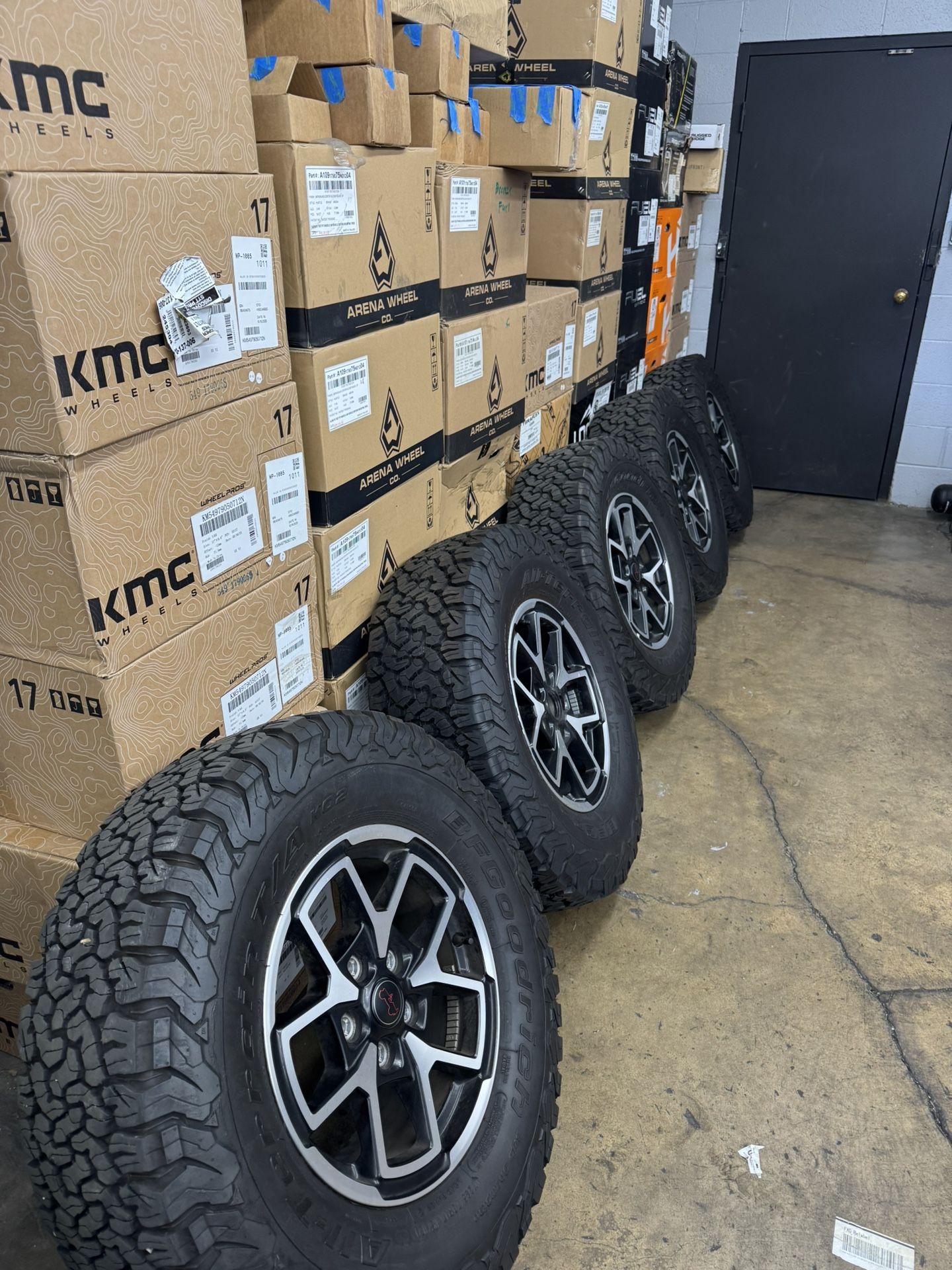 *VERY NICE* 2024 OEM Jeep Wrangler Rubicon Tires BFG 33’s JK JKU JL JLU JT