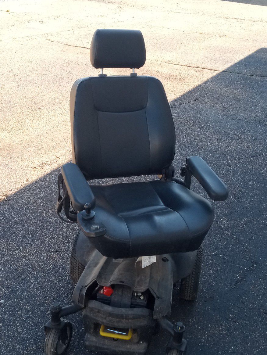 Titan Electric Wheelchair