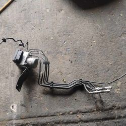 2018 Hyundai Elantra abs module and  connecting brake lines