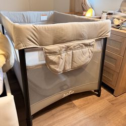 bed/playpen Works For Travel
