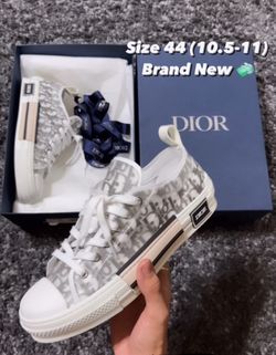 Dior B23