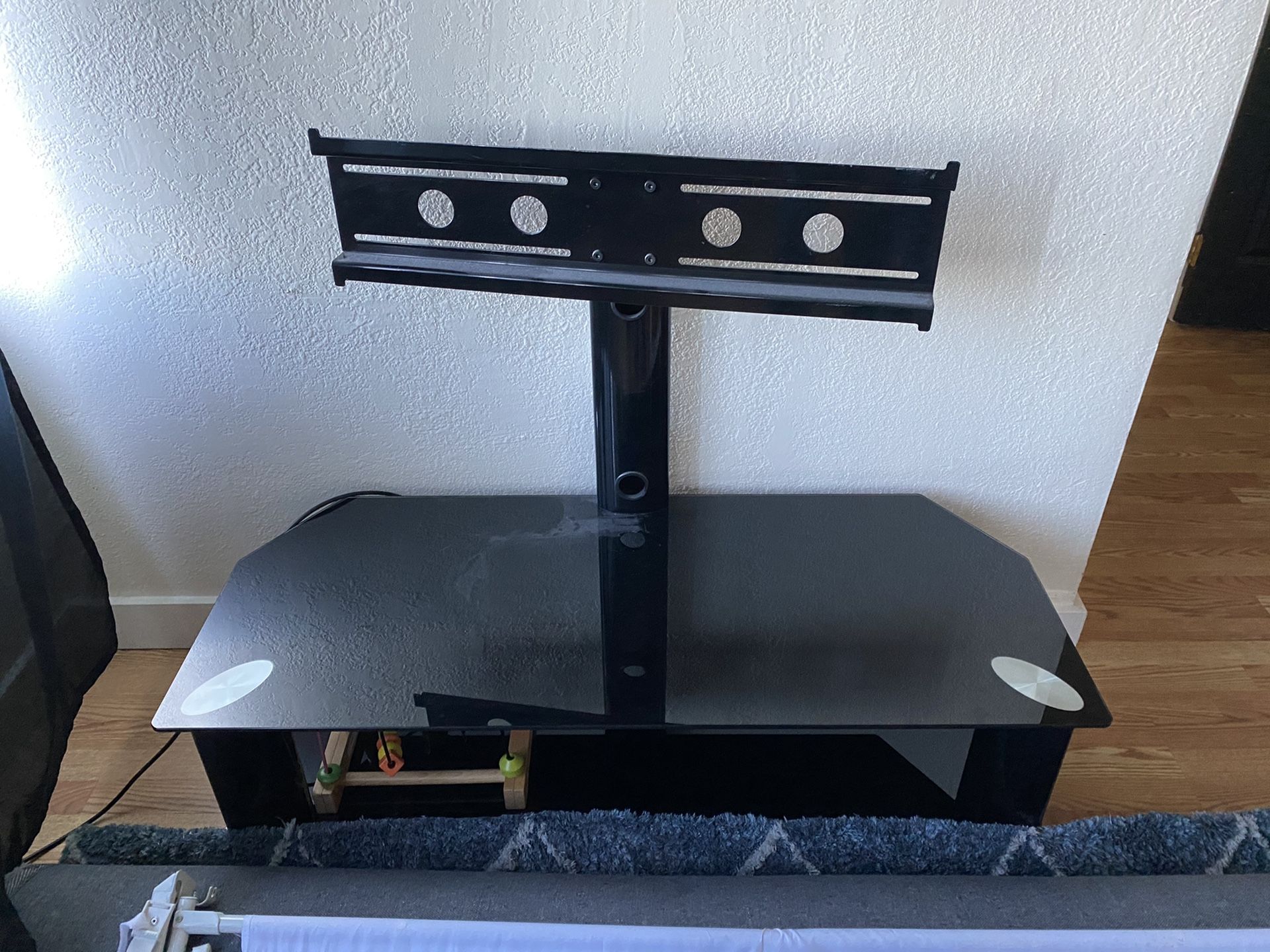 Free tv stand