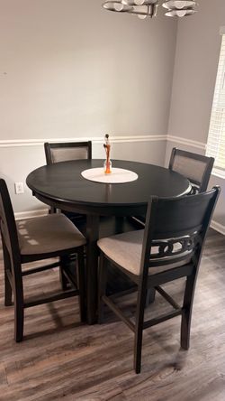 Round Counter Height Dining Table Set with 4 Chairs