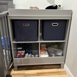 Cubbies/book Shelf/ Toy Storage/changing Table 