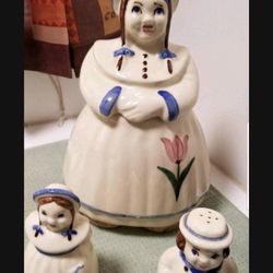 1940’s Shawnee Cookie Jar&More Collectible Items