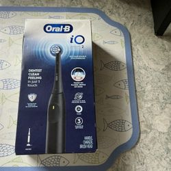Oral-B iO Series 2 rechargeable electric toothbrush in Night Black.  NIB