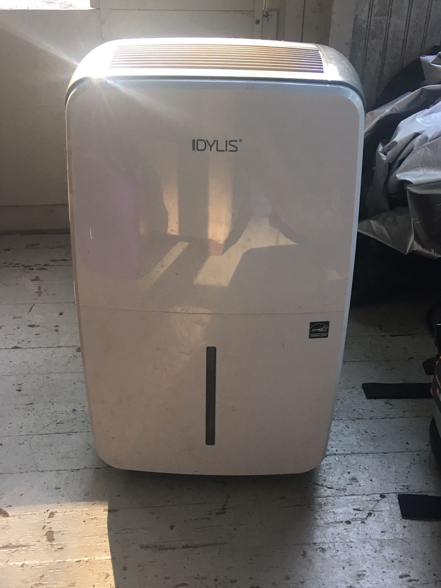 Dylis dehumidifier