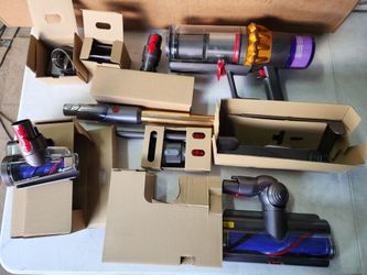 BRAND NEW Dyson V15 Detect Vacuum Cleaner READ FULL DESCRIPTION
