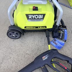Very good condition RYOBI 1900 PSI 1.2 GPM Cold Water Wheeled Corded Electric Pressure Washer