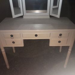 Beautiful Wood White Dressing Table,   Clean, Good Condition.  Priced to Sale! Also Comes With Stool