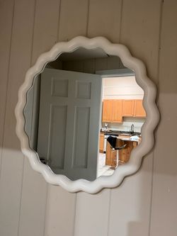 White squiggly mirror