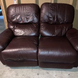 Leather Love Seat Reclining Great Condition 