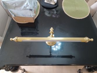 Brushed brass vanity / picture light 26"