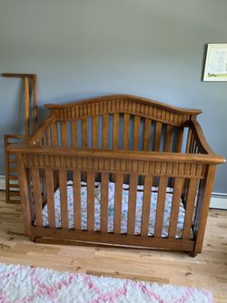 Babi Italia Crib/ Toddler Bed And Dresser