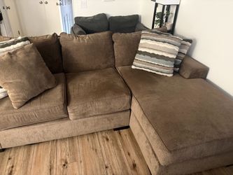 Sectional Sofa with Chaise