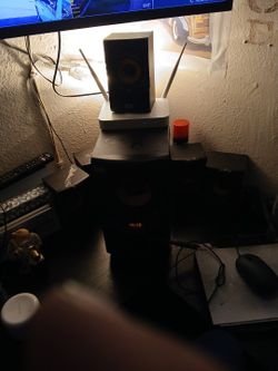 5 Speaker Homer Entertsint center with Sub 