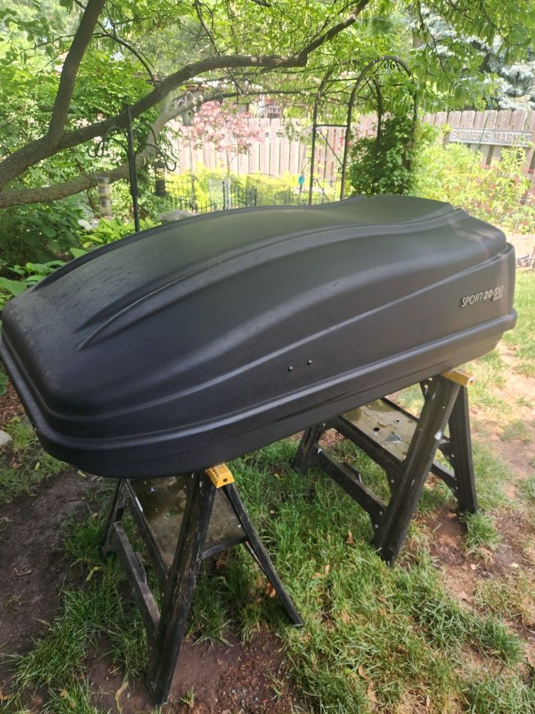 Sears Vehicle Rooftop Luggage Pod. Mounting Hardware and Keys Included.