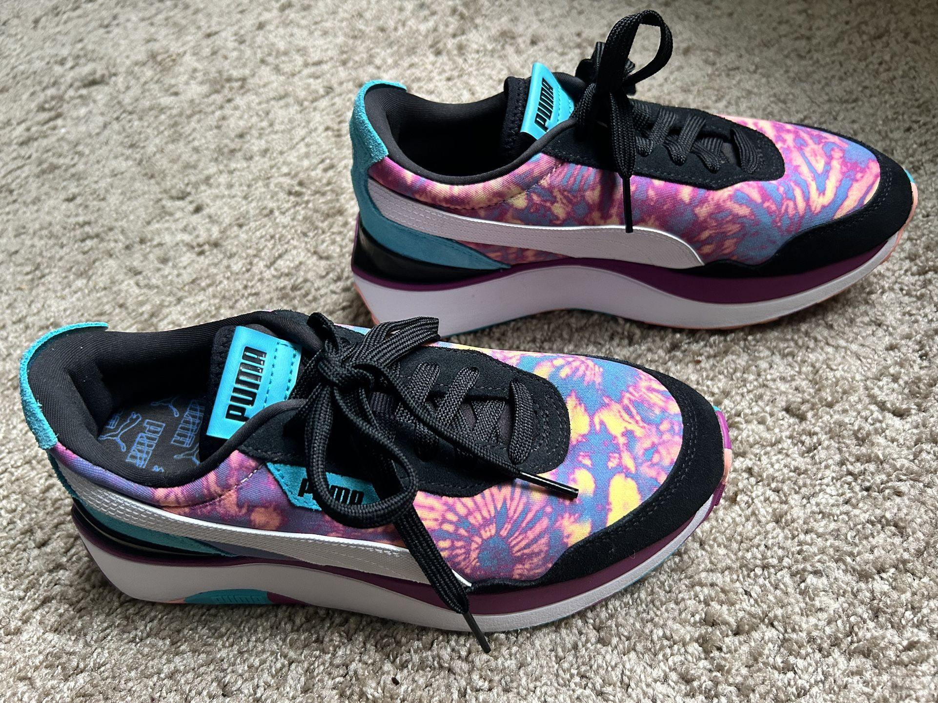 Puma Sneakers Size 4 - Lithonia