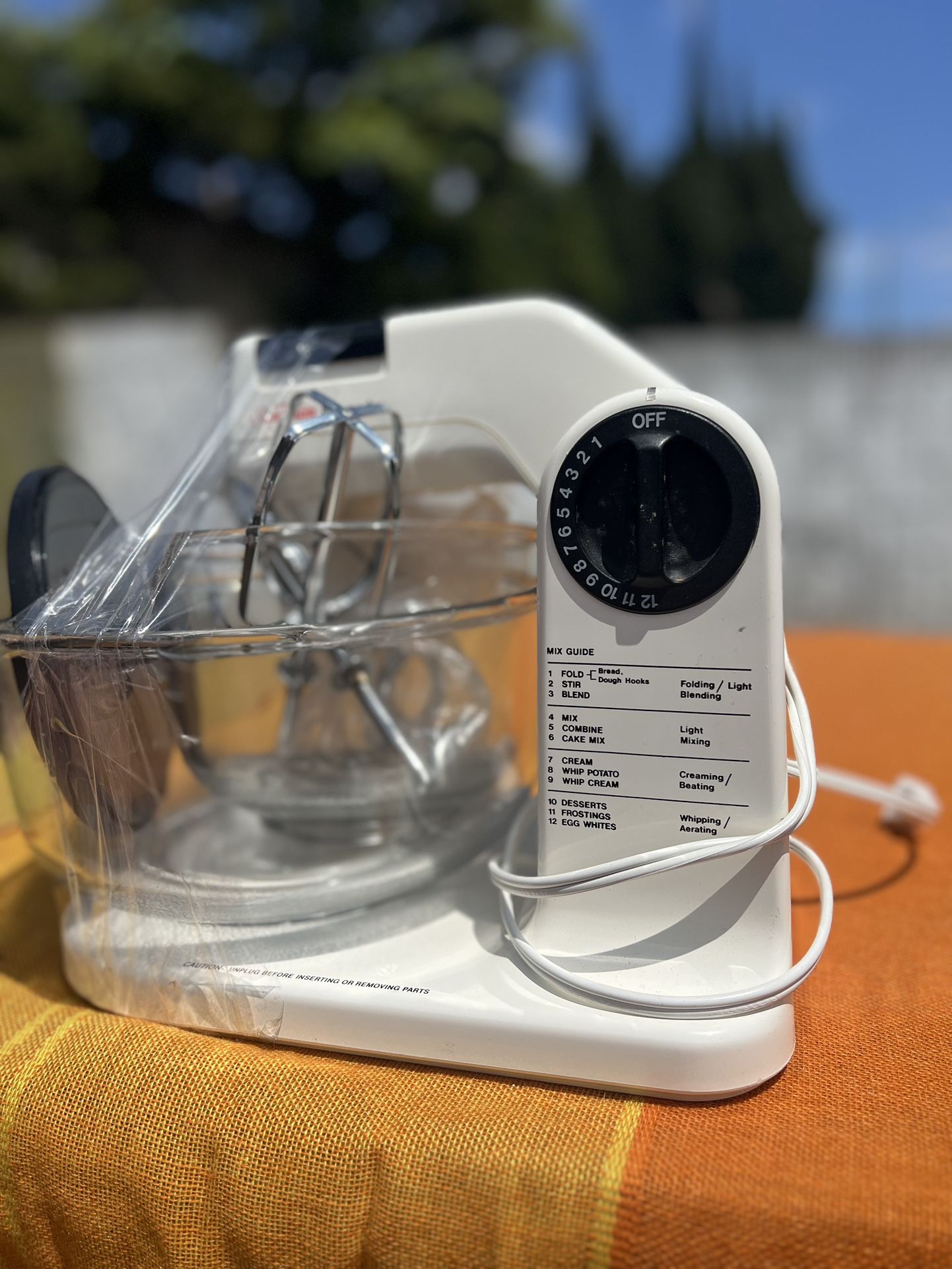 01401 Sunbeam Mixmaster Mixer Glass Bowls Dough Hooks Beaters Turn