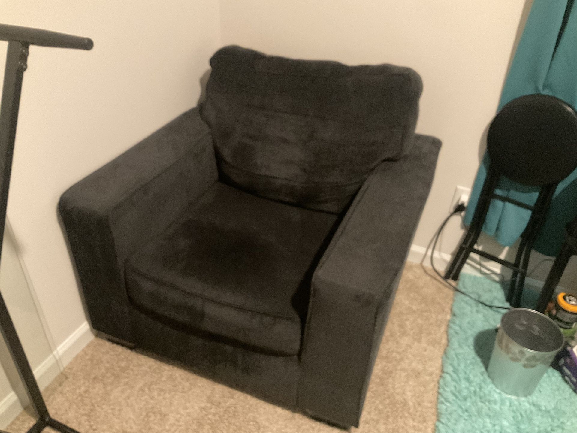 Large Chair With Ottoman 