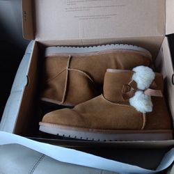 UGG BOOTS 