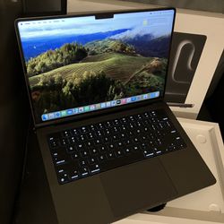 MacBook Pro 14” M3 PRO 14-Core GPU 18GB/512GB Open Box New 