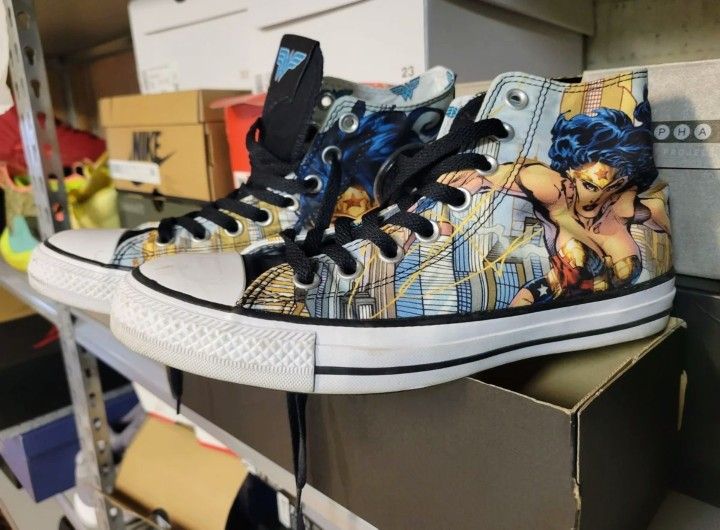 š„Wonder Woman Hi Top Converseš„