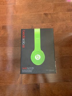 Beats Solo Hd in Green