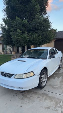 2000 Ford Mustang