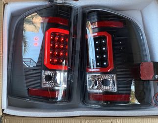07-13 Chevy Silverado 1500 clear with black housing led 3D taillights