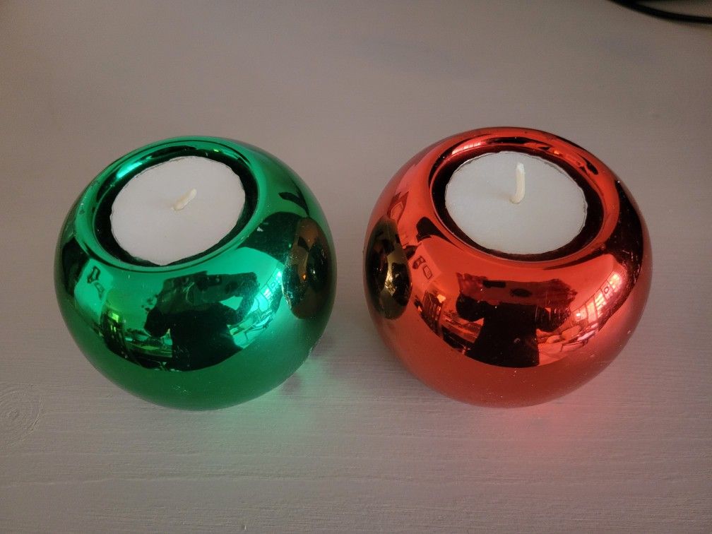 2 Christmas Candle Holders Red & Green VTG Ornaments Shiny Metallic Tealights