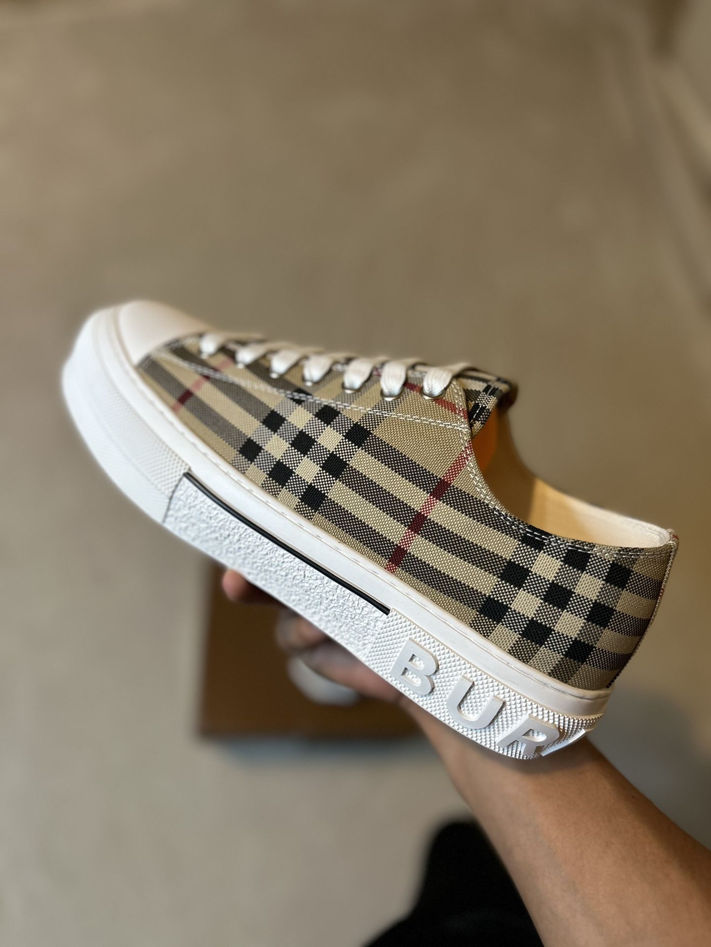 Burberry Converse