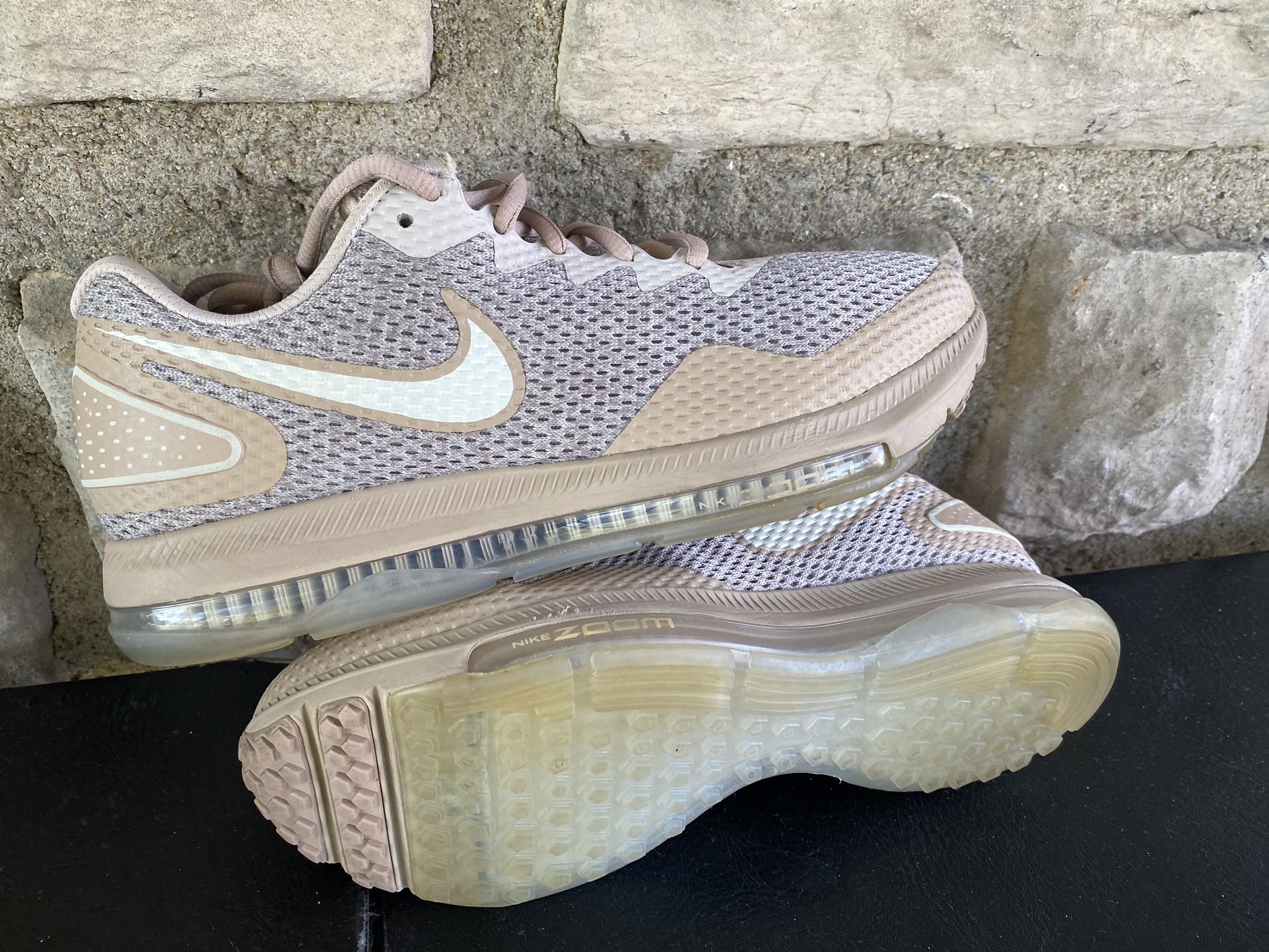 Nike Zoom All Out ( pick up only ) Size 7.5 Women’s $29