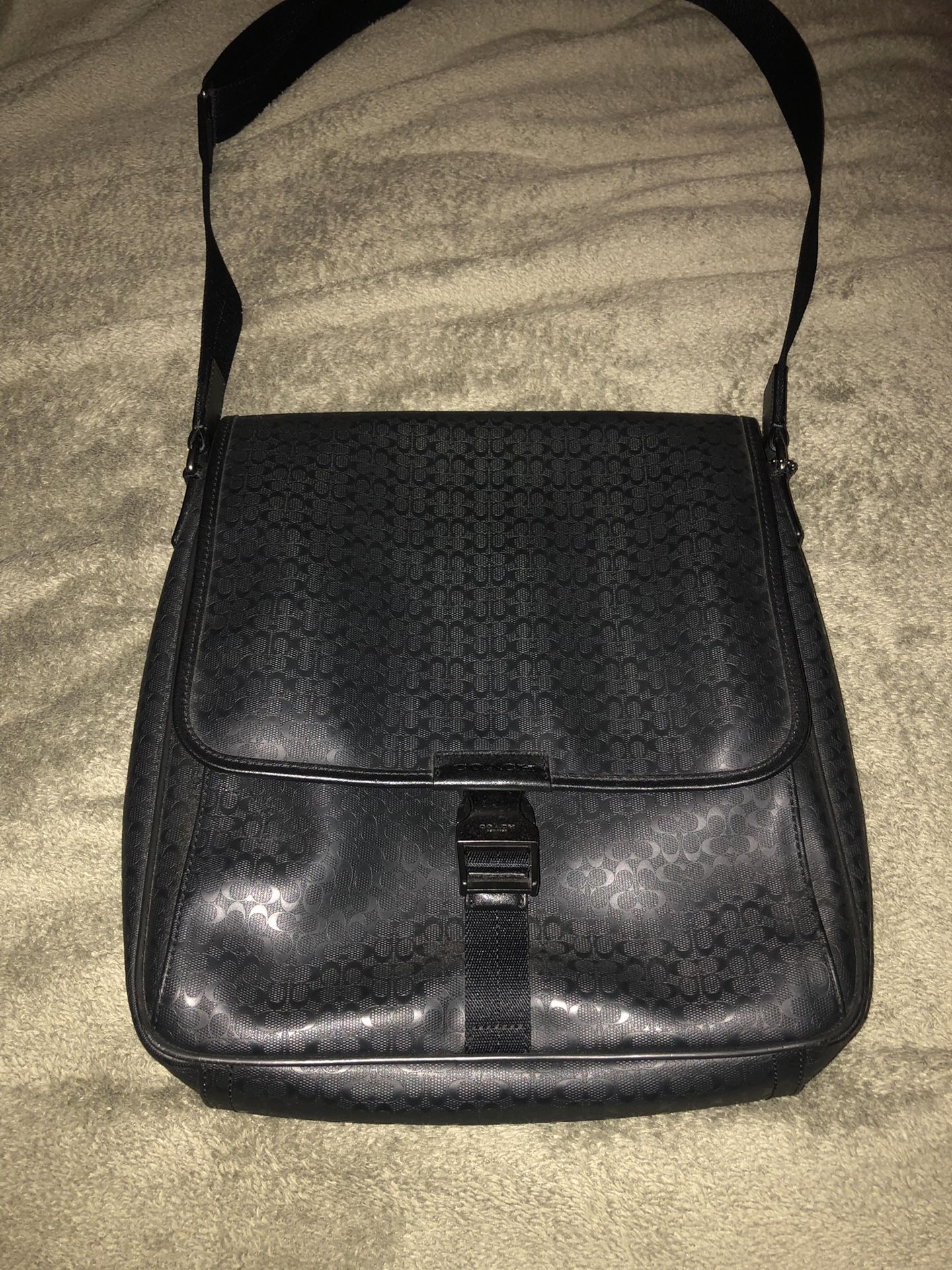 Men’s Coach messenger bag