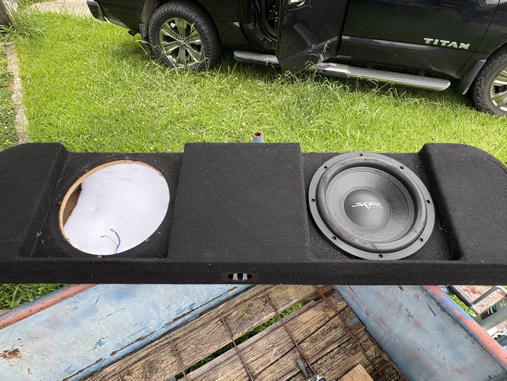 2 12” Skar Audio Speakers With Box