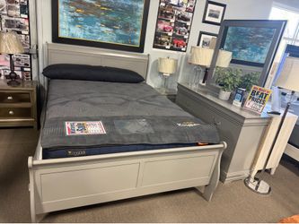 Beautiful bed set! Easy Financing! ❤️🥰😍